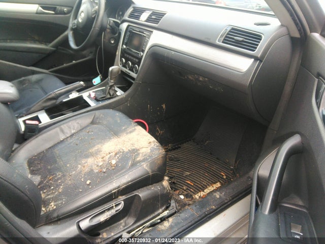 1VWBP7A37CC088115 Volkswagen Passat Se W/sunroof