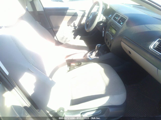 3VW2K7AJ4EM263242 Volkswagen Jetta Sedan S