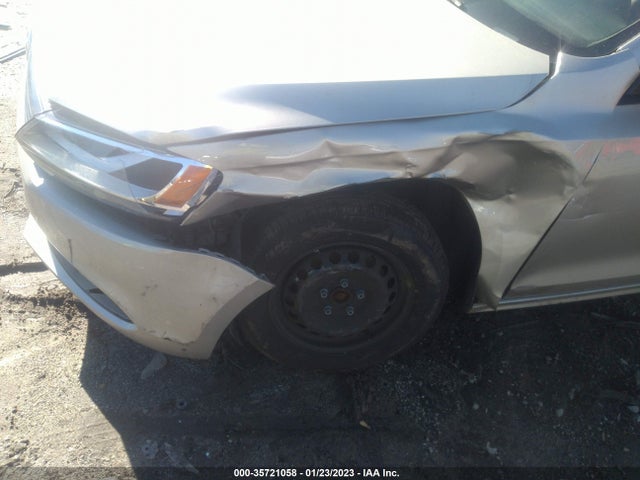 3VW2K7AJ4EM263242 Volkswagen Jetta Sedan S