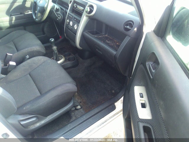 2005 SCION XB VIN: JTLKT334X50195083
