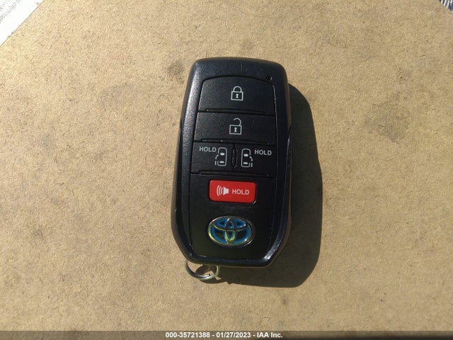 2022 Toyota Sienna, VIN: 5TDKRKEC8NS116287