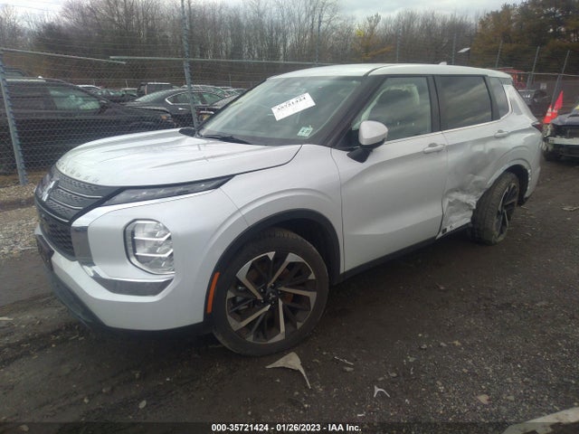 JA4J3TA81NZ066958 Mitsubishi Outlander Es