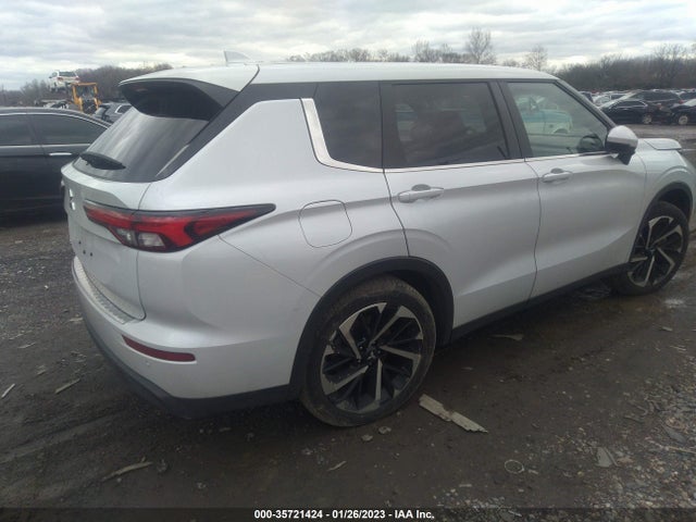 JA4J3TA81NZ066958 Mitsubishi Outlander Es