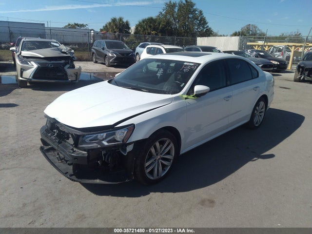 1VWLA7A3XKC011405 Volkswagen Passat 2.0t Wolfsburg Edition
