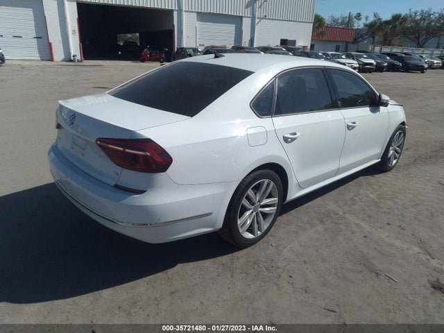 1VWLA7A3XKC011405 Volkswagen Passat 2.0t Wolfsburg Edition