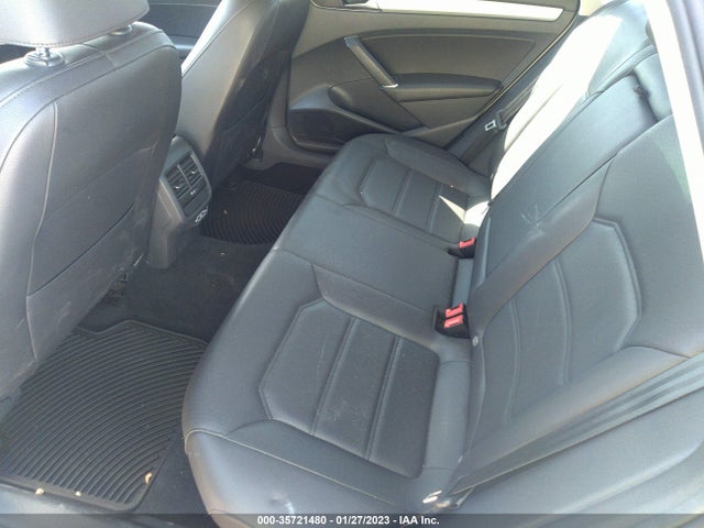 1VWLA7A3XKC011405 Volkswagen Passat 2.0t Wolfsburg Edition