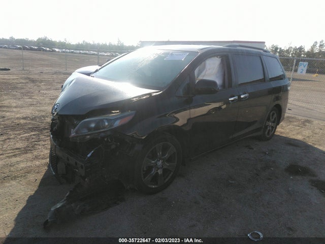 Toyota SIENNA SE 2017 5TDXZ3DC0HS885206 Image 2