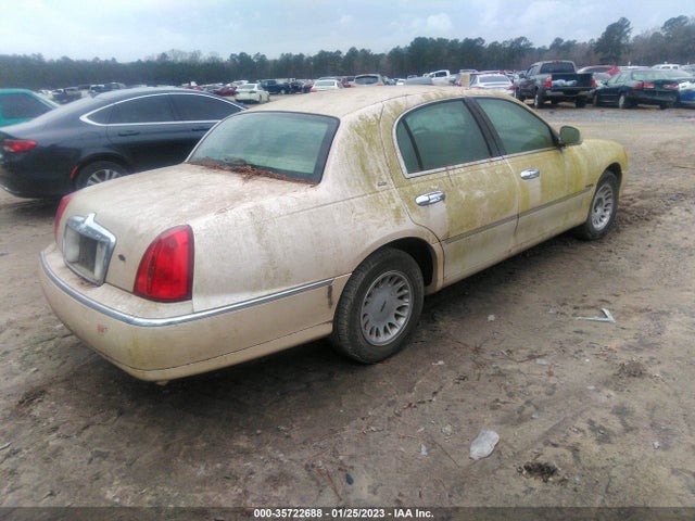 Lincoln Town Car 2000 1LNHM83W1YY766396 Image 5