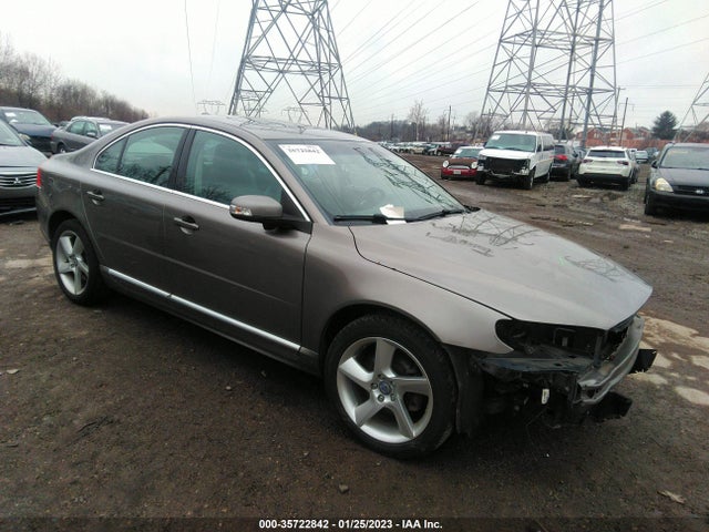 2010 YV1992AH8A1123905 main image