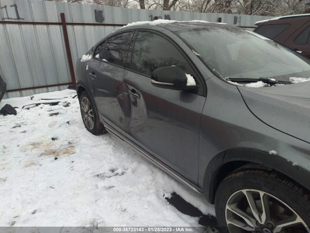2016 Volvo V60, VIN: YV4612UM2G2001114