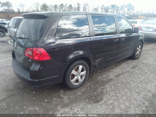 Volkswagen Routan 2010 2V4RW3D14AR294722 Image 5