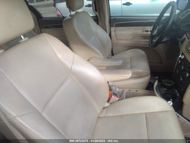 Volkswagen Routan 2010 2V4RW3D14AR294722 Image 6