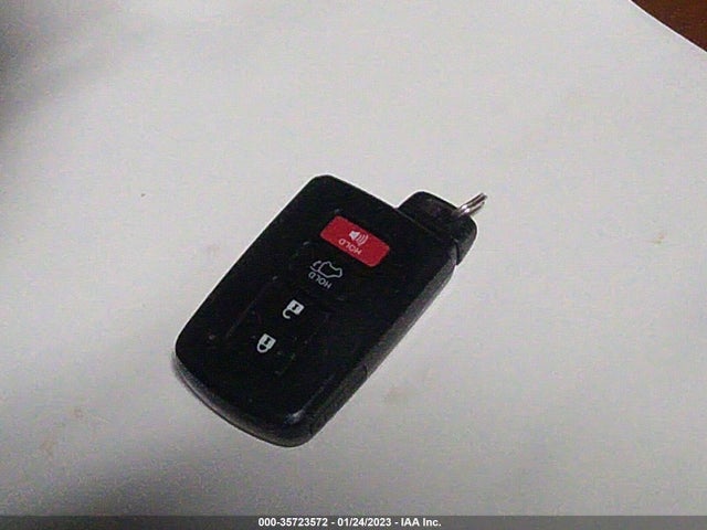 2016 Toyota RAV4, VIN: JTMDJREV0GD005712