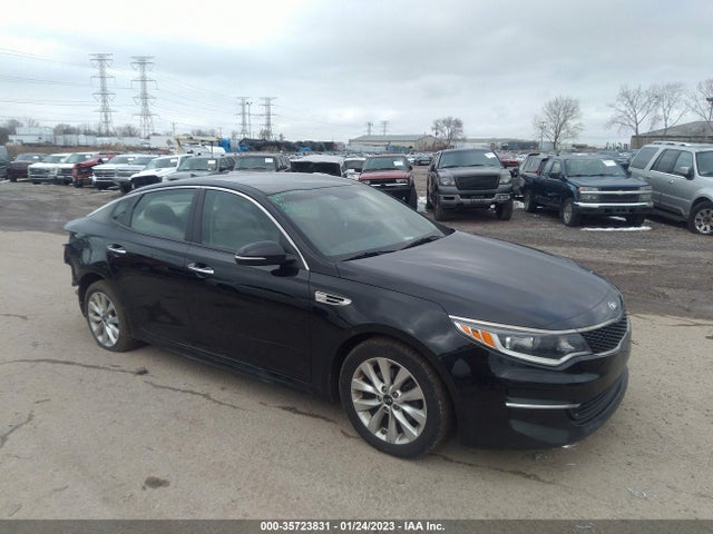 2018 Kia Optima, VIN: 5XXGT4L35JG263832