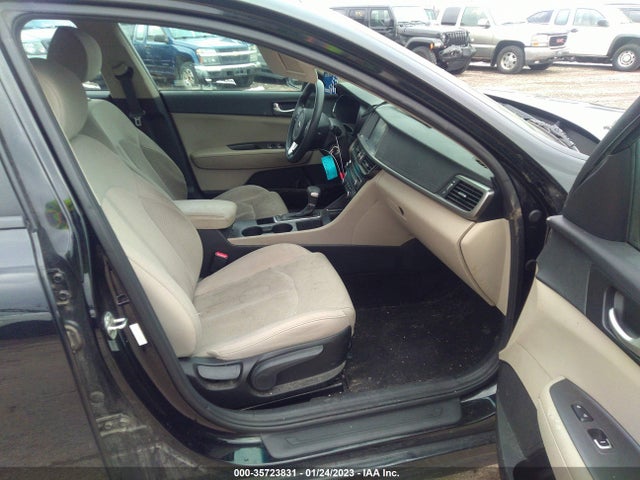 2018 Kia Optima, VIN: 5XXGT4L35JG263832