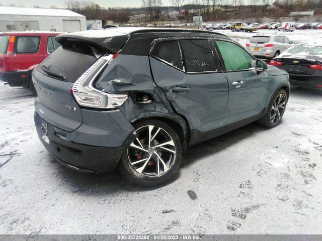 2021 Volvo XC40, VIN: YV4162UMXM2497206