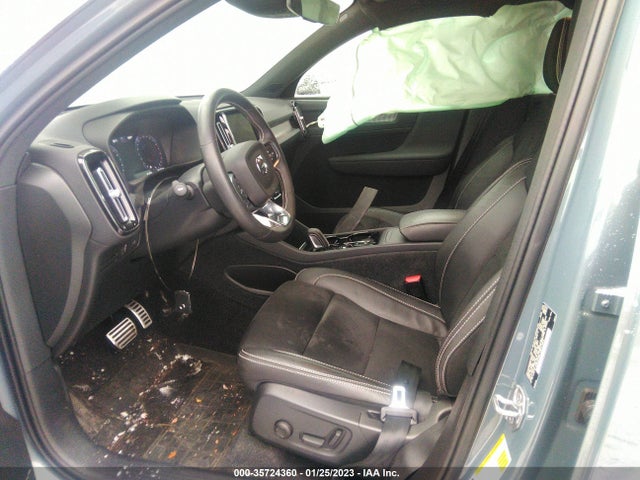 2021 Volvo XC40, VIN: YV4162UMXM2497206