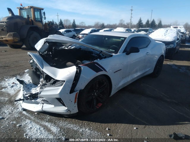 Chevrolet Camaro 2lt 2018 1G1FD1RS6J0128567 Image 2