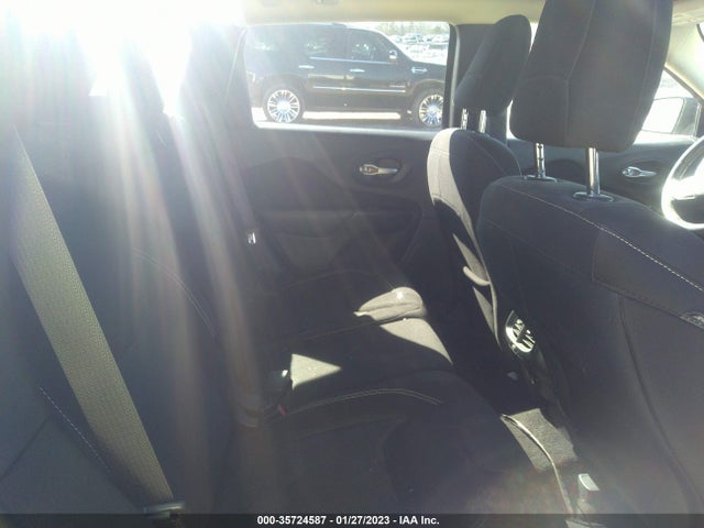 2015 Jeep Cherokee, VIN: 1C4PJMCBXFW674727