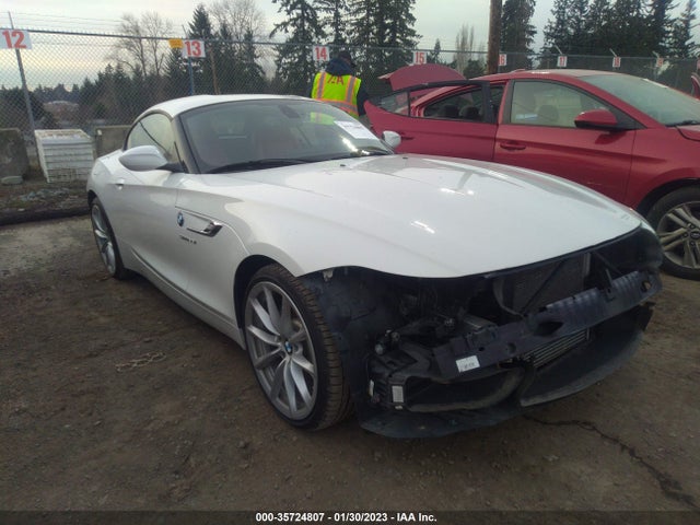 2014 BMW Z4, VIN: WBALM7C56EE386352