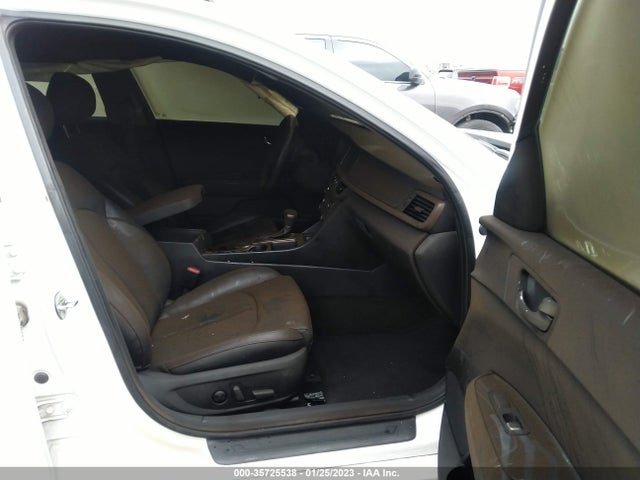 2018 Kia Optima, VIN: 5XXGW4L24JG215155
