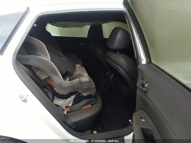 2018 Kia Optima, VIN: 5XXGW4L24JG215155