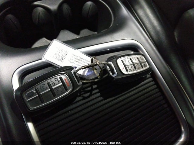 2021 Chrysler Pacifica Hybrid, VIN: 2C4RC1L74MR585920