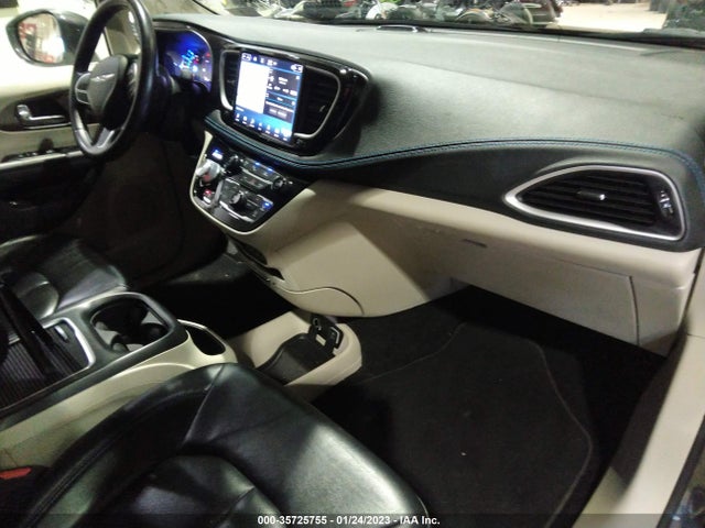 2021 Chrysler Pacifica Hybrid, VIN: 2C4RC1L74MR585920