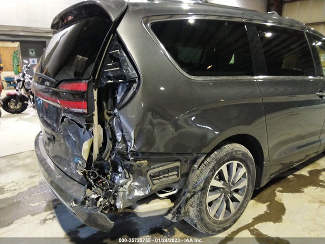 2021 Chrysler Pacifica Hybrid, VIN: 2C4RC1L74MR585920