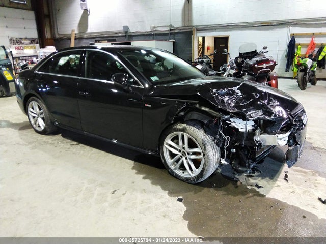 2022 Audi A4, VIN: WAUEAAF40NN011672