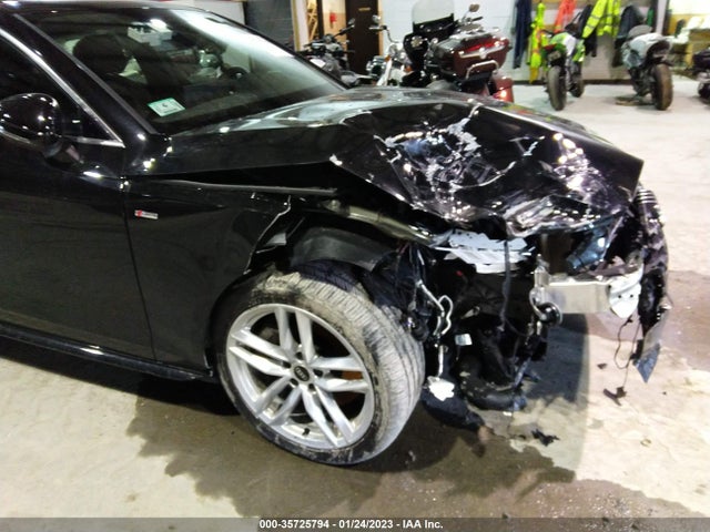 2022 Audi A4, VIN: WAUEAAF40NN011672