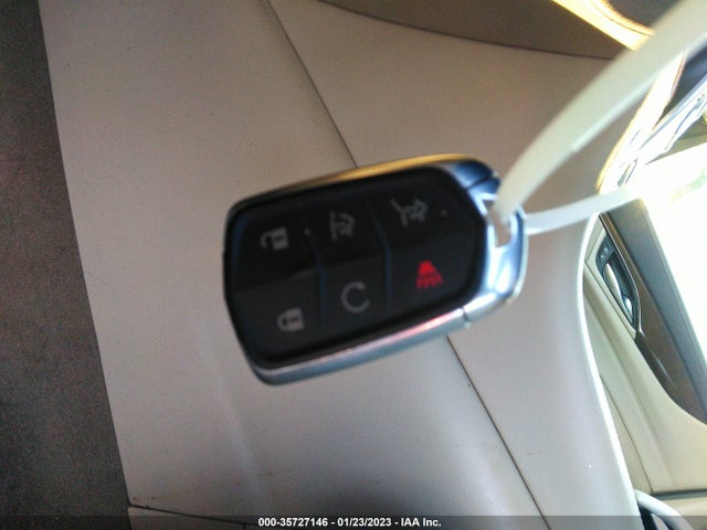 Cadillac Escalade Luxury 2018 1GYS3BKJ1JR327239 Image 3