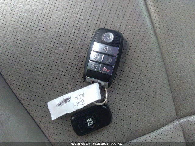 2018 Kia Sedona, VIN: KNDME5C19J6359611
