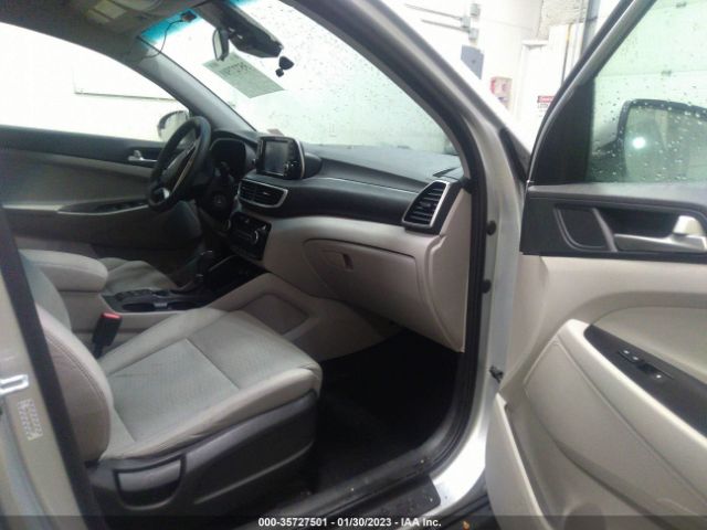 KM8J2CA46KU065024 Hyundai TUCSON SE