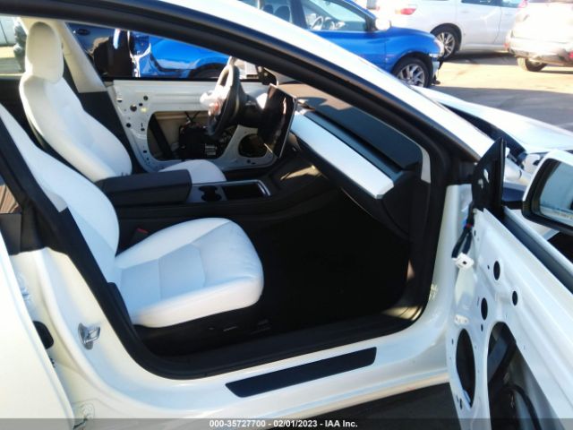 5YJ3E1EA8NF373592 Tesla MODEL 3