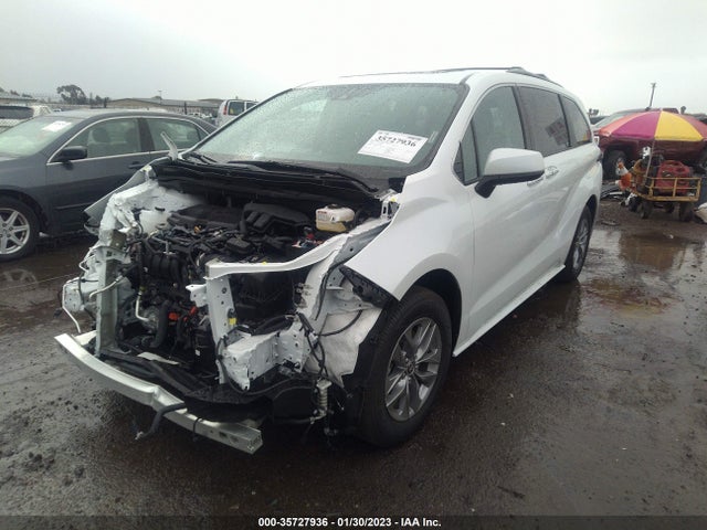 2022 TOYOTA SIENNA XLE VIN: 5TDJRKEC1NS122850