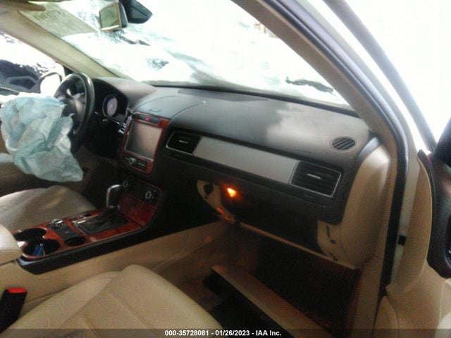 WVGFF9BP5BD004558 Volkswagen Touareg Sport