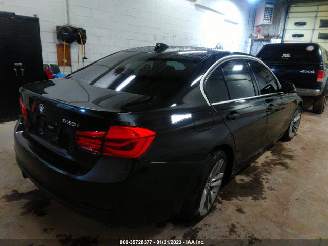 BMW 3 Series 330i Xdrive 2018 WBA8D9C5XJEM34236 Image 4