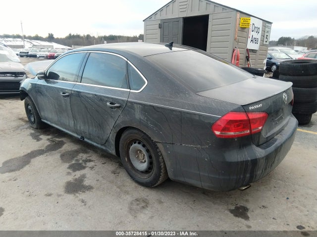 1VWBT7A31FC015130 Volkswagen Passat 1.8t Sport