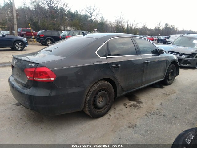1VWBT7A31FC015130 Volkswagen Passat 1.8t Sport