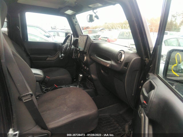 2015 JEEP WRANGLER UNLIMITED SPORT VIN: 1C4BJWDG2FL687781