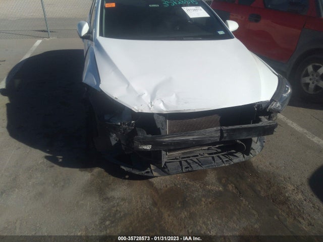 Hyundai ELANTRA SE 2018 5NPD74LF6JH262307 Image 7