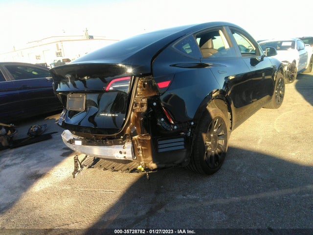 7SAYGDEE7NF441131 Tesla Model Y Long Range
