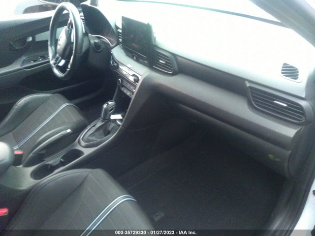 2021 Hyundai Veloster, VIN: KMHT36AHXMU008726
