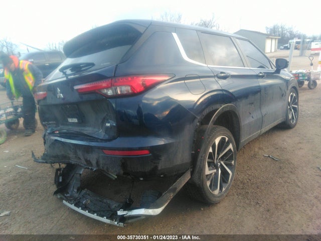 JA4J4UA83NZ038596 Mitsubishi Outlander Se