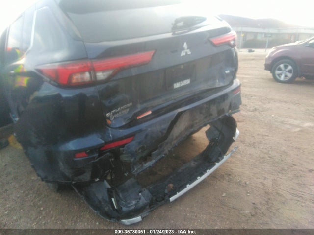 JA4J4UA83NZ038596 Mitsubishi Outlander Se