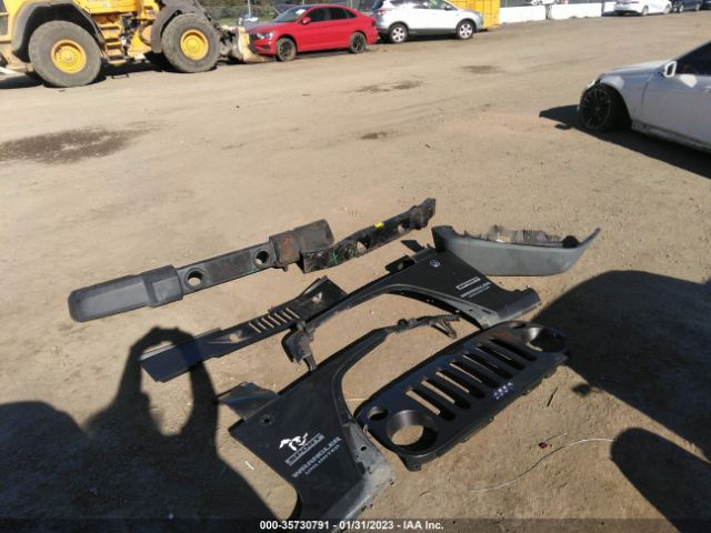 1C4HJWDG2HL560672 Jeep Wrangler Unlimited Sport