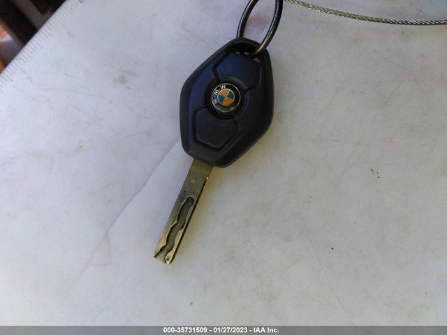 BMW 3 Series 330i 2002 WBAEV53462KM22040 Image 3