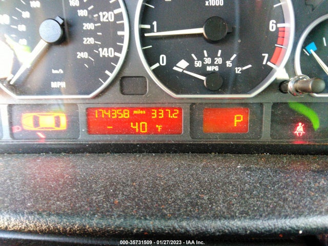 BMW 3 Series 330i 2002 WBAEV53462KM22040 Image 9