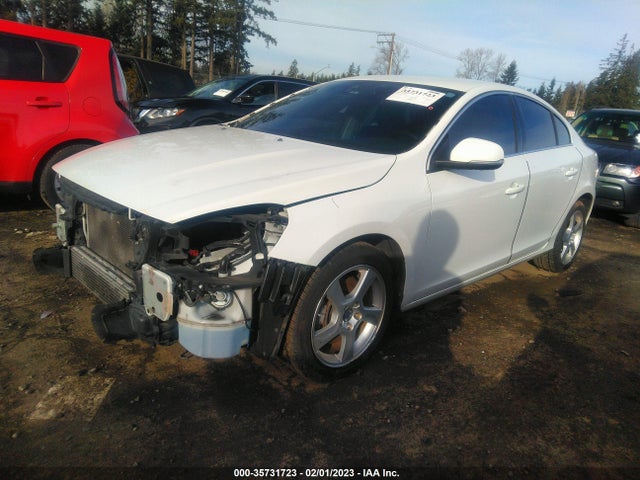 Volvo S60 T5 2013 YV1612FS8D2217067 Image 2